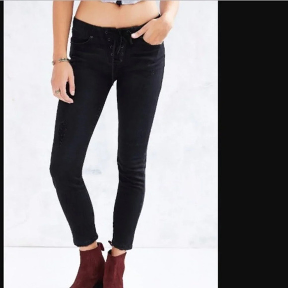 BDG Low Rise Twig Lace Up Crop Jeans in Black - 25 - Picture 1 of 7